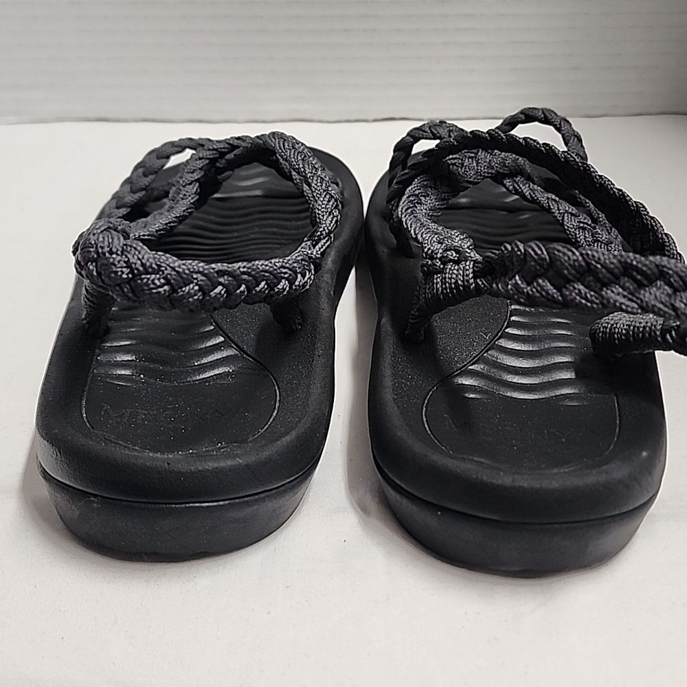 Megnya black and gray braided strap water sandals size 8 - Picture 5 of 10